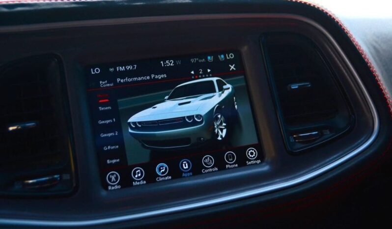 
								Dodge Challenger SXT Plus 3.6L full									