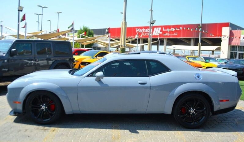 
								Dodge Challenger SXT Plus 3.6L full									