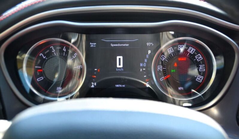 
								Dodge Challenger SXT Plus 3.6L full									