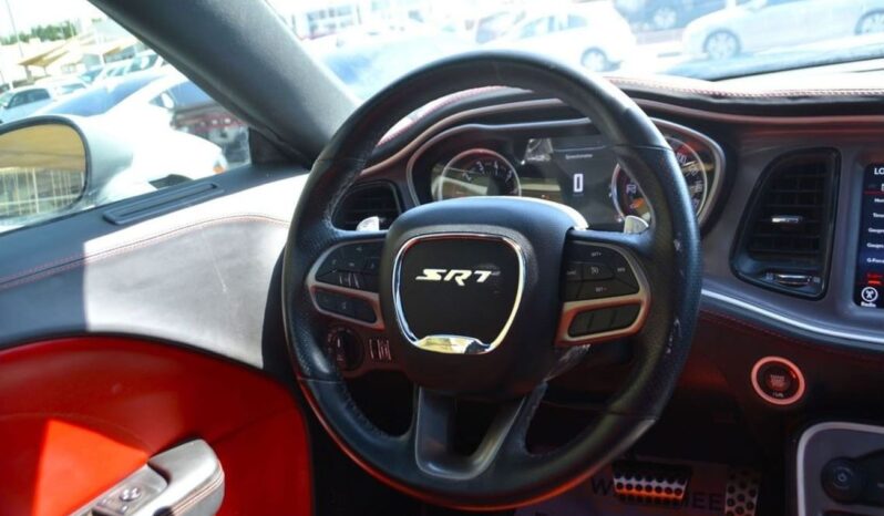 
								Dodge Challenger SXT Plus 3.6L full									