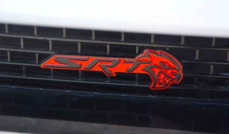 
								Dodge Challenger SXT Plus 3.6L full									