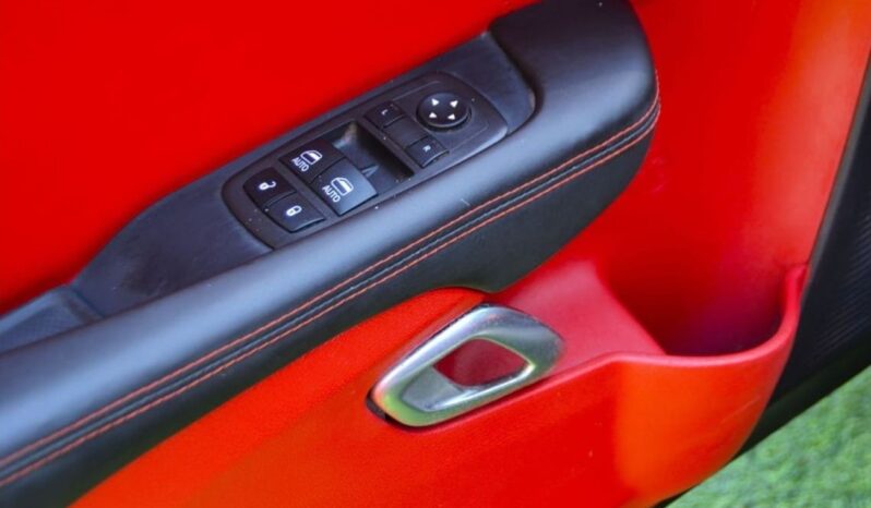 
								Dodge Challenger SXT Plus 3.6L full									