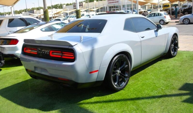 
								Dodge Challenger SXT Plus 3.6L full									