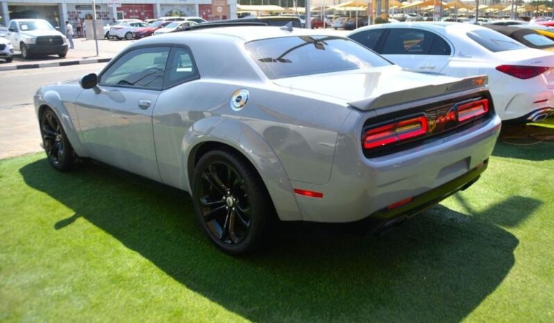 
								Dodge Challenger SXT Plus 3.6L full									