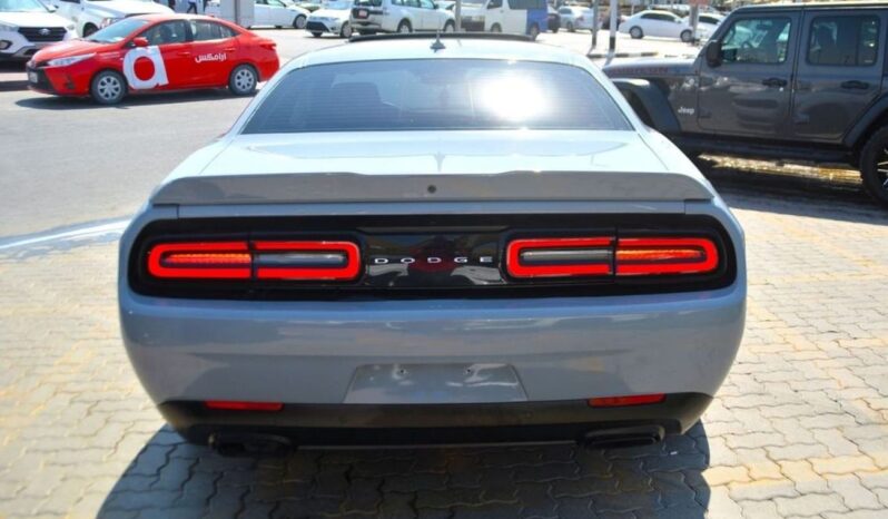 
								Dodge Challenger SXT Plus 3.6L full									