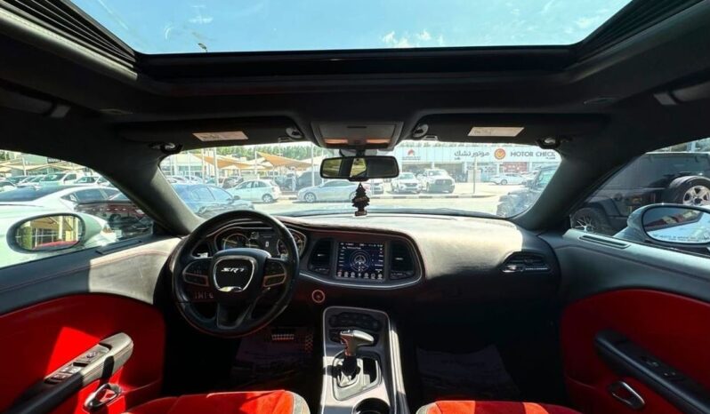 
								Dodge Challenger SXT Plus 3.6L full									