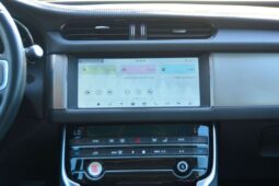 
										Jaguar XF HSE 2.0L (300 HP) full									