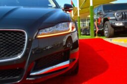 
										Jaguar XF HSE 2.0L (300 HP) full									