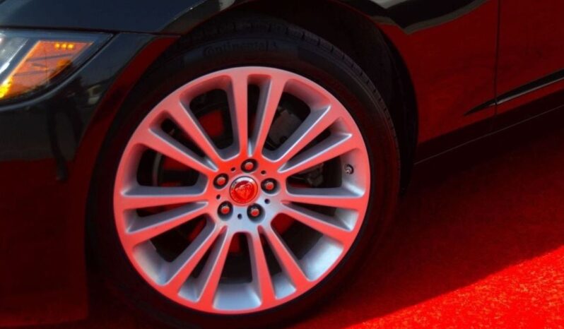 
								Jaguar XF HSE 2.0L (300 HP) full									