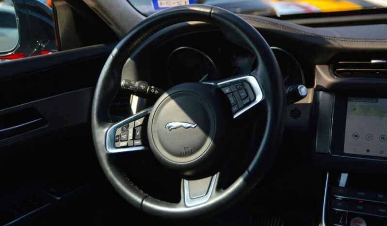 
								Jaguar XF HSE 2.0L (300 HP) full									