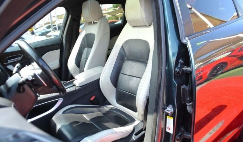 
								Jaguar F Pace S 3.0L (380 HP)JAGUAR F-PACE ( S ) CLEAN CAR / FULL OPTION -PANORAMIC ROOF full									
