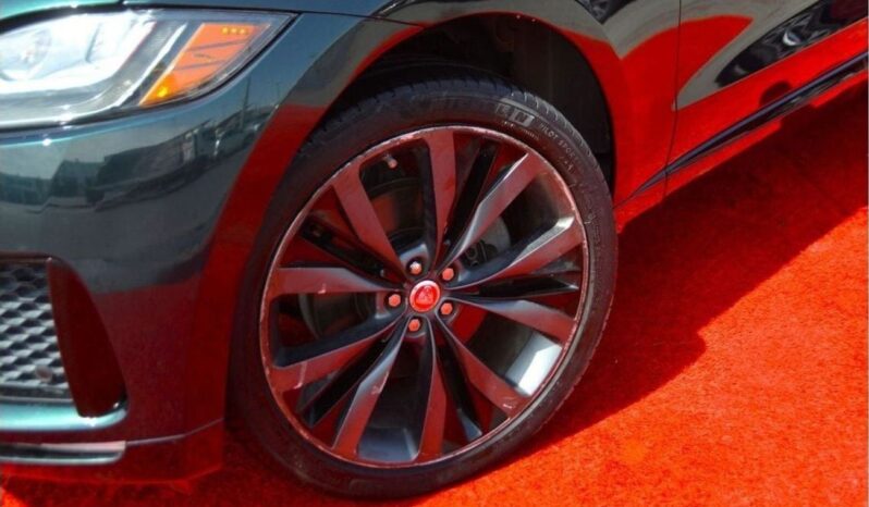 
								Jaguar F Pace S 3.0L (380 HP)JAGUAR F-PACE ( S ) CLEAN CAR / FULL OPTION -PANORAMIC ROOF full									