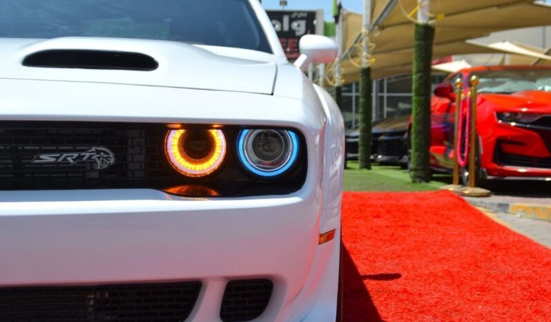 
								Dodge Challenger R/T Scat Pack 6.4L SRT /6.4L SCAT BACK//SUN ROOF /WIDE BODY/ FULL OPTION /CARBON FIBER STEERING full									