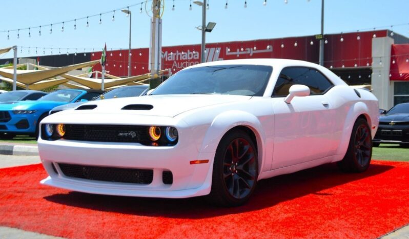 
								Dodge Challenger R/T Scat Pack 6.4L SRT /6.4L SCAT BACK//SUN ROOF /WIDE BODY/ FULL OPTION /CARBON FIBER STEERING full									