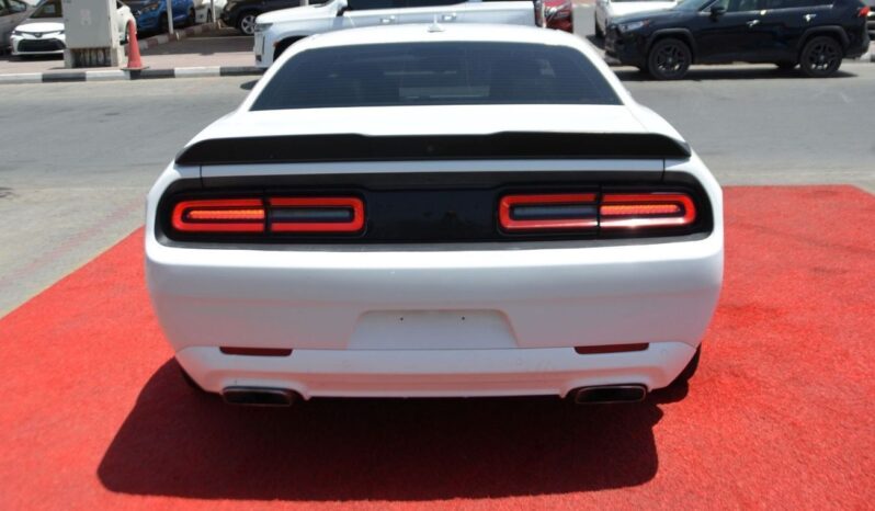 
								Dodge Challenger R/T Scat Pack 6.4L SRT /6.4L SCAT BACK//SUN ROOF /WIDE BODY/ FULL OPTION /CARBON FIBER STEERING full									