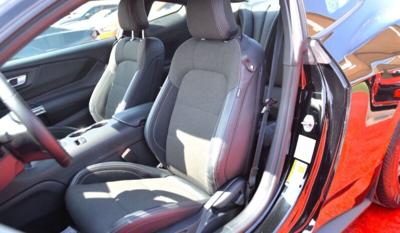 
								Ford Mustang EcoBoost 2.3L Coupe A/T full									