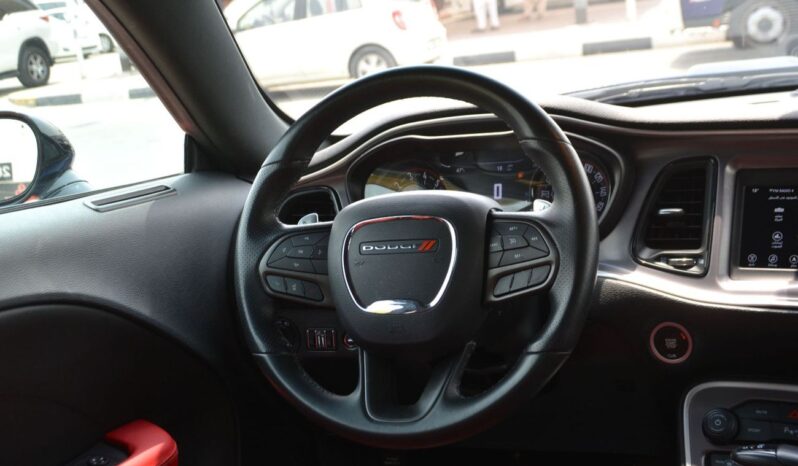 
								Dodge Challenger R/T 5.7L (370 HP) Powerfull Blue Beast Ready To Ride full									