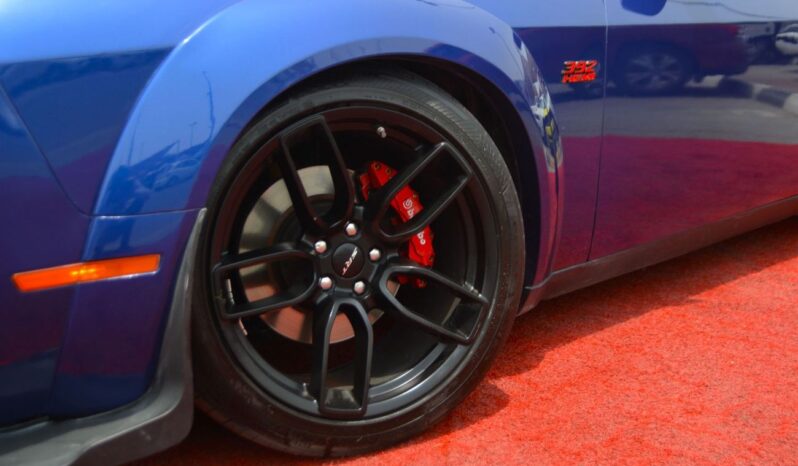 
								Dodge Challenger R/T 5.7L (370 HP) Powerfull Blue Beast Ready To Ride full									