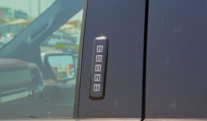 
								Ford F 150 Lariat 3.5L full									