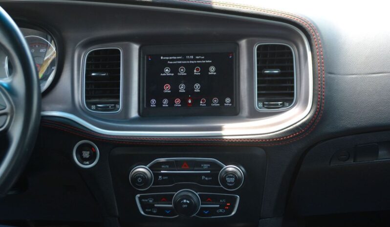 
								Dodge Charger SXT Plus 3.6L full									