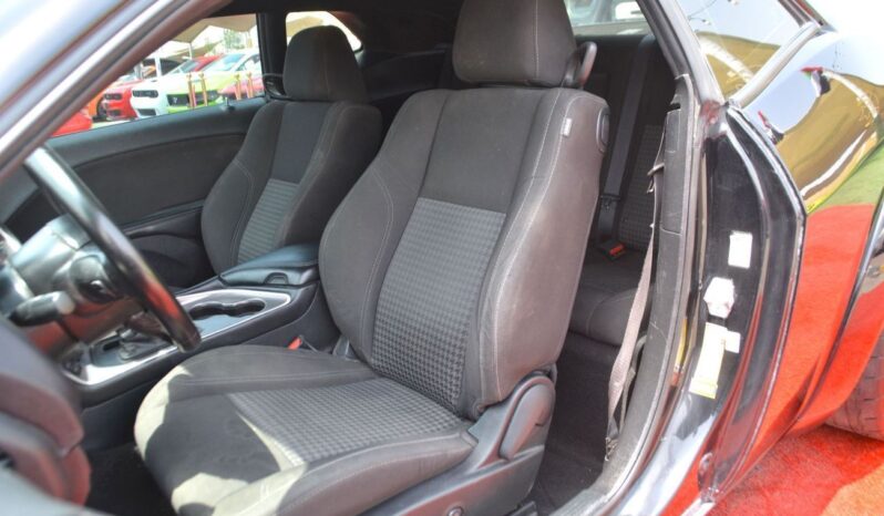 
								Dodge Challenger SXT 3.6L full									