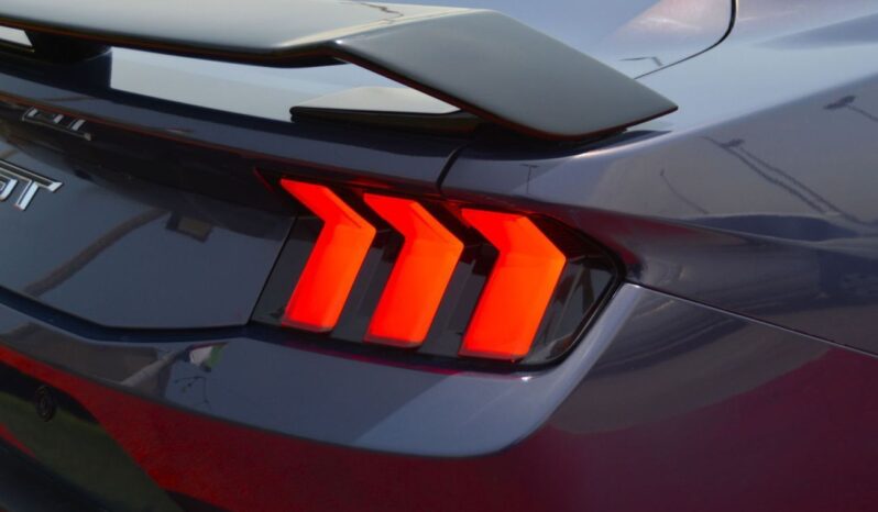 
								Ford Mustang GT 5.0L (435 HP) Coupe A/T PREMIUM GT WITH ACTIVE EXHAUST full									