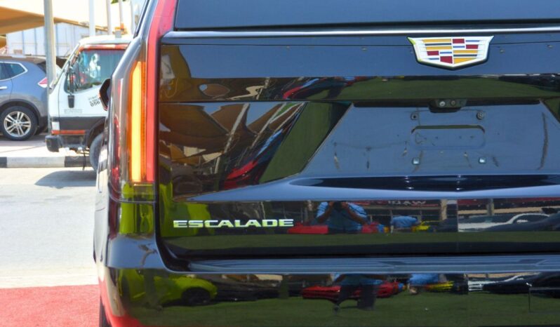 
								Cadillac Escalade Luxury 6.2L PREMIUM LUXURIOUS SUV full									