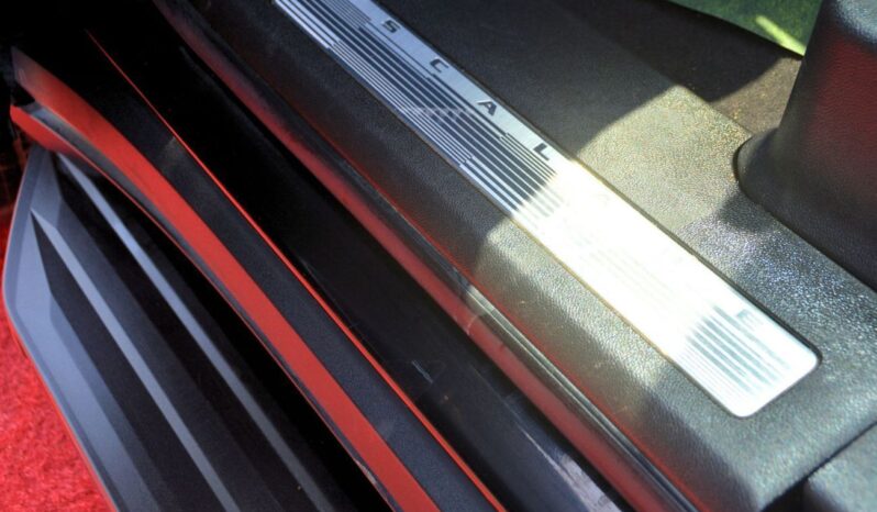 
								Cadillac Escalade Luxury 6.2L PREMIUM LUXURIOUS SUV full									