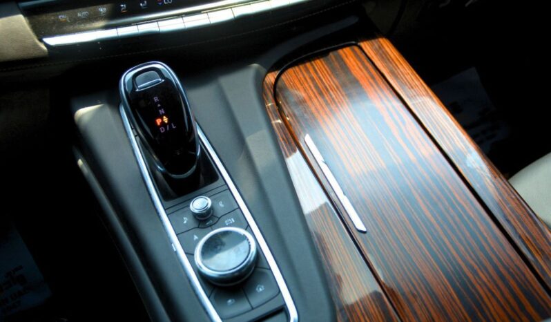 
								Cadillac Escalade Luxury 6.2L PREMIUM LUXURIOUS SUV full									