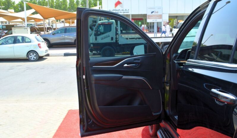 
								Cadillac Escalade Luxury 6.2L PREMIUM LUXURIOUS SUV full									