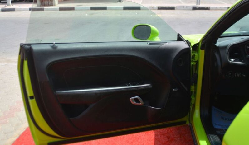 
								Dodge Challenger R/T Scat Pack 6.4L PARROT GREEN BEAST WITH SUNROOF full									