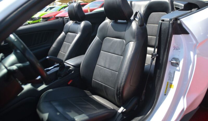 
								Ford Mustang EcoBoost Premium 2.3L Convertible A/T PREMIUM CONVERTIBLE WITH FULL KIT SHELBY full									