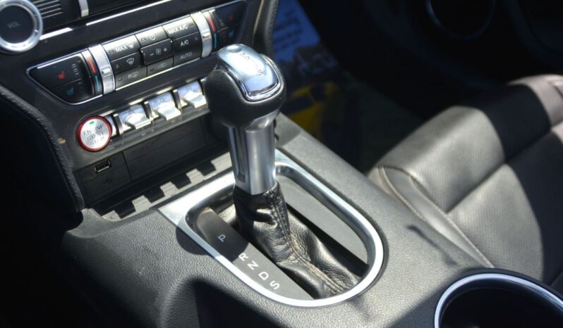 
								Ford Mustang EcoBoost Premium 2.3L Convertible A/T PREMIUM CONVERTIBLE WITH FULL KIT SHELBY full									