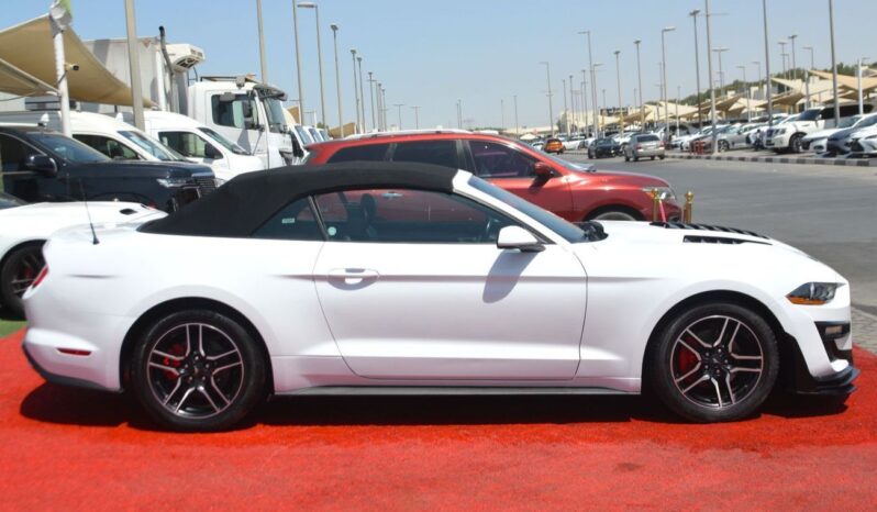 
								Ford Mustang EcoBoost Premium 2.3L Convertible A/T PREMIUM CONVERTIBLE WITH FULL KIT SHELBY full									