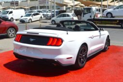 
										Ford Mustang EcoBoost Premium 2.3L Convertible A/T PREMIUM CONVERTIBLE WITH FULL KIT SHELBY full									