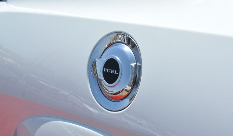 
								Dodge Challenger R/T 5.7L (370 HP) WHITE CLEAN V8 CAR IN BEST PRICE full									