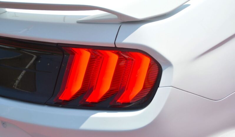 
								Ford Mustang GT Premium 5.0L V8 full									