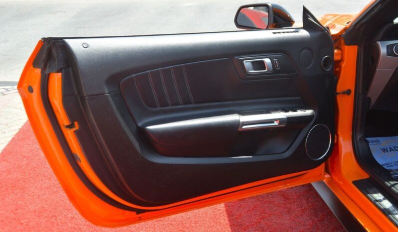 
								Ford Mustang BEAUTIFUL ORANGE CONVERTIBLE full									