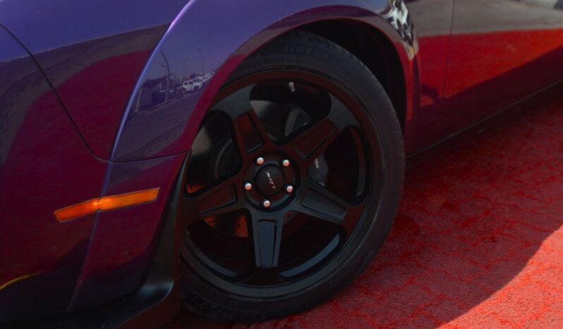 
								Dodge Challenger R/T Scat Pack 6.4L PURPLE BLACK MONSTER full									