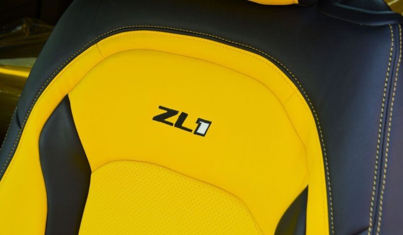 
								Chevrolet Camaro YELLOW BLACK BEAST full									