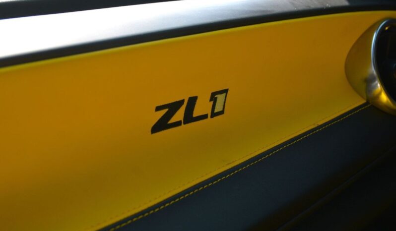 
								Chevrolet Camaro YELLOW BLACK BEAST full									