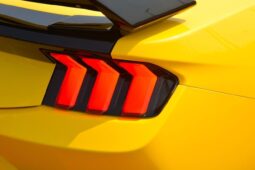 
										Ford Mustang EcoBoost 2.3L Coupe A/T BEAUTIFUL YELLOW MUSTANG full									