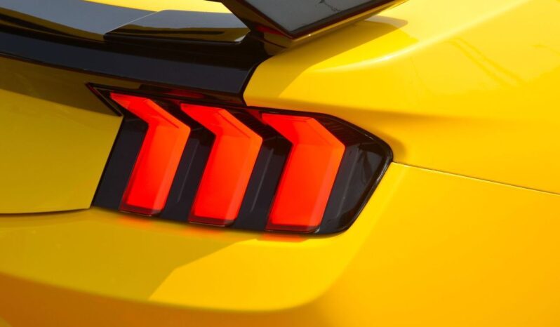 
								Ford Mustang EcoBoost 2.3L Coupe A/T BEAUTIFUL YELLOW MUSTANG full									