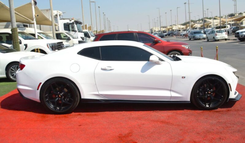 
								Chevrolet Camaro 1LT 3.6L (335 HP) BEAUTIFULL LOOK full									