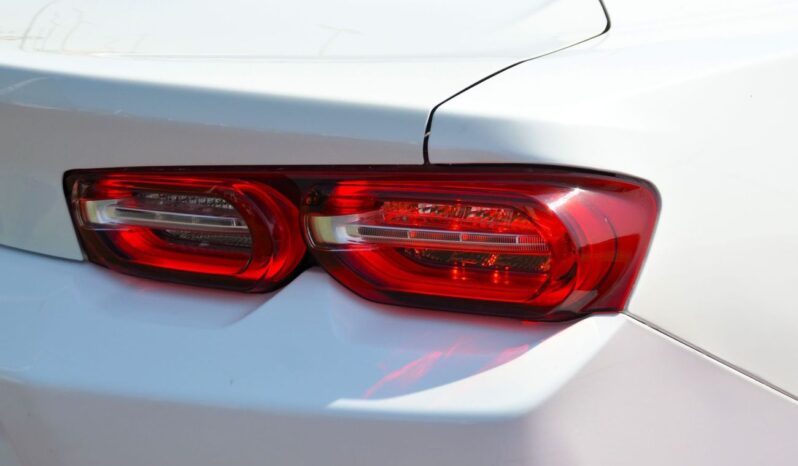 
								Chevrolet Camaro 1LT 3.6L (335 HP) BEAUTIFULL LOOK full									